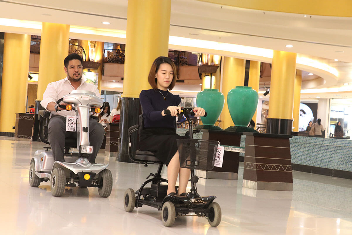 We have taken into account the possible hassle in bringing wheelchairs or any assisting mobility mechanism. Here are some amenities from Sunway Pyramid for differently-abled individuals.