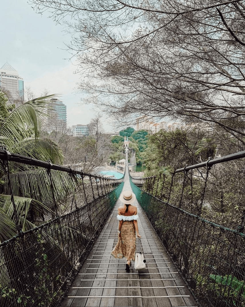 Malaysia’s Longest Pedestrian Suspension Bridge at sunway lagoon