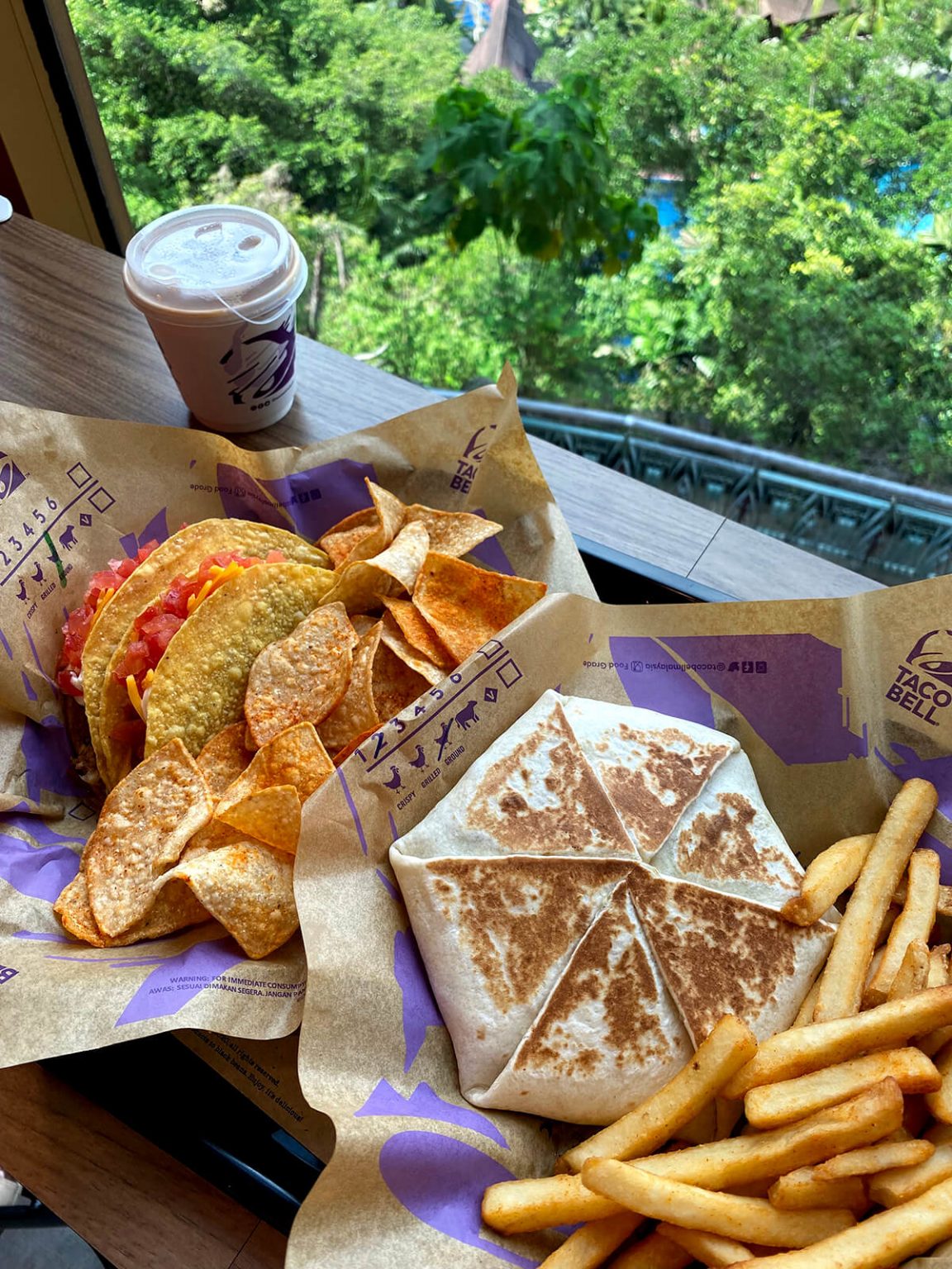 Taco bell fan favorites crunchwrap supreme and taco supreme