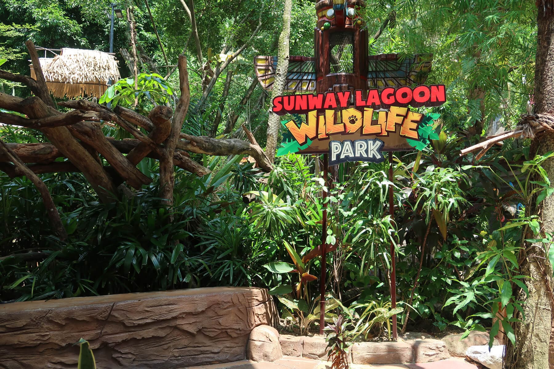 pend a day at Sunway Lagoon’s Wildlife Park and meet more than 150 exotic animals!