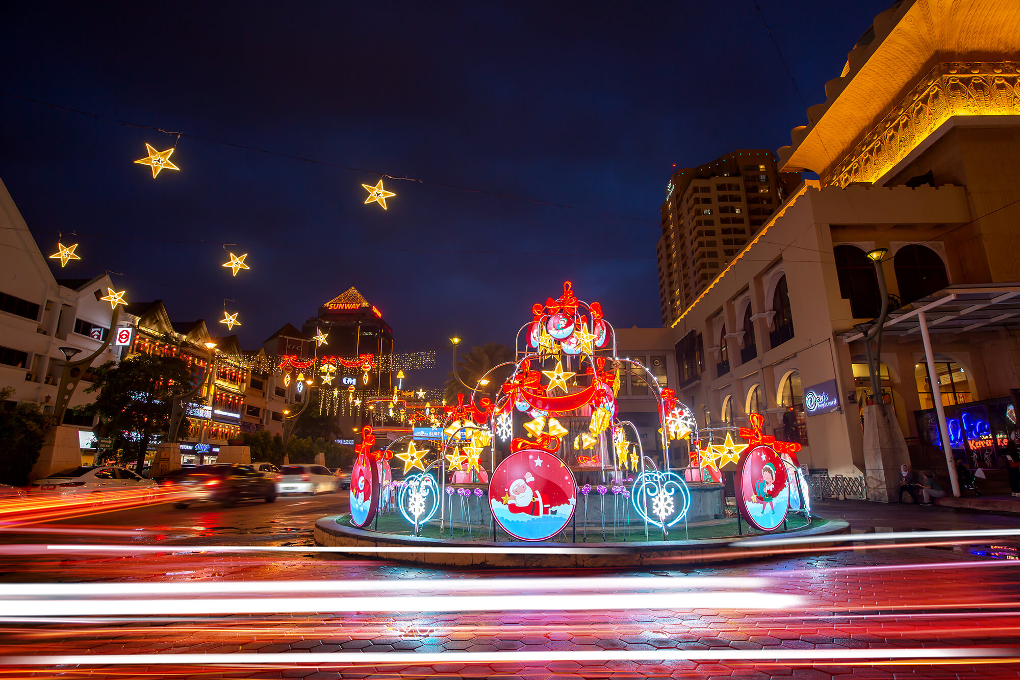 Spot the festive decorations surrounding the streets of Sunway City Kuala Lumpur