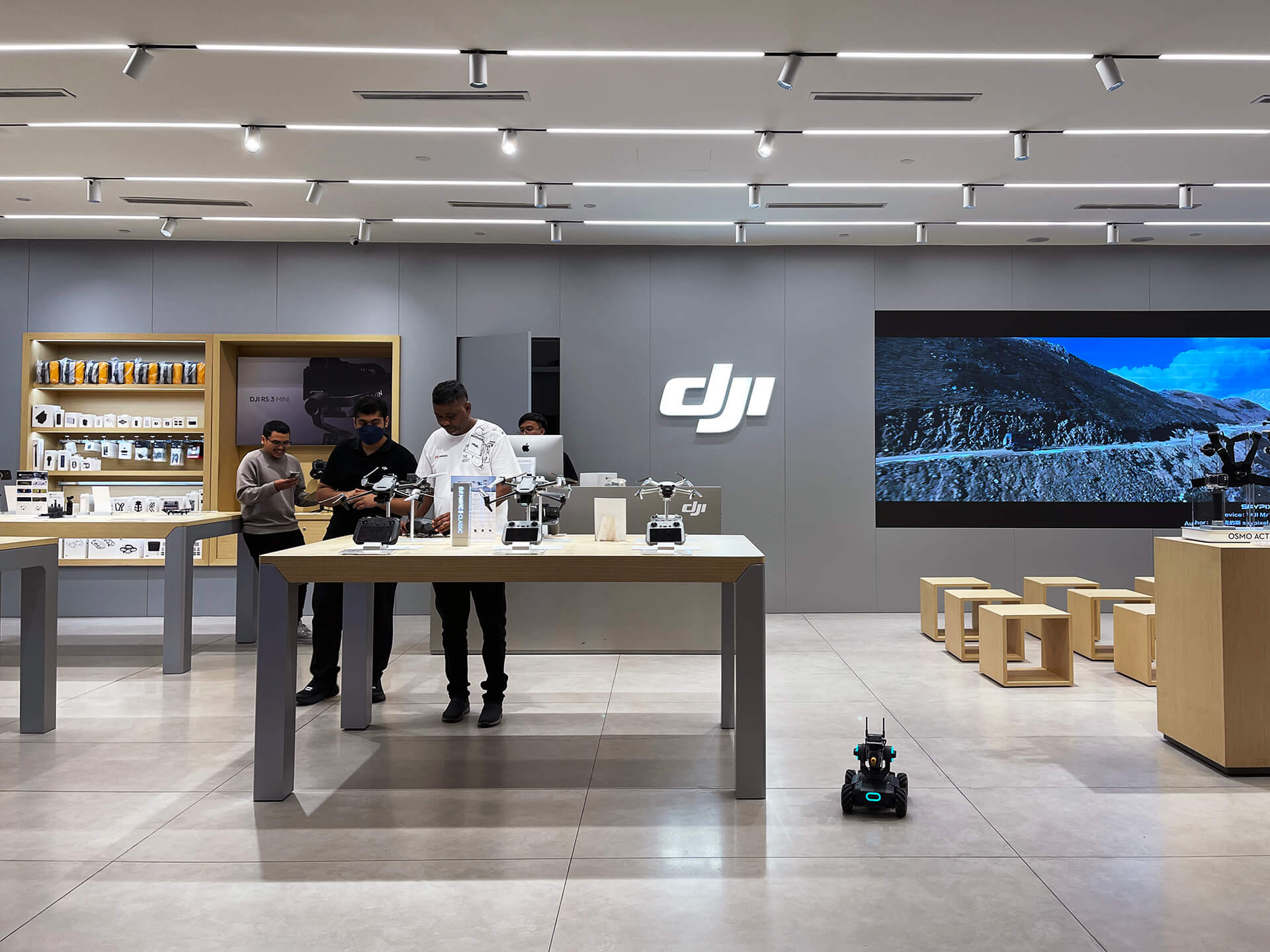 DJI – heaven for tech aficionados. 