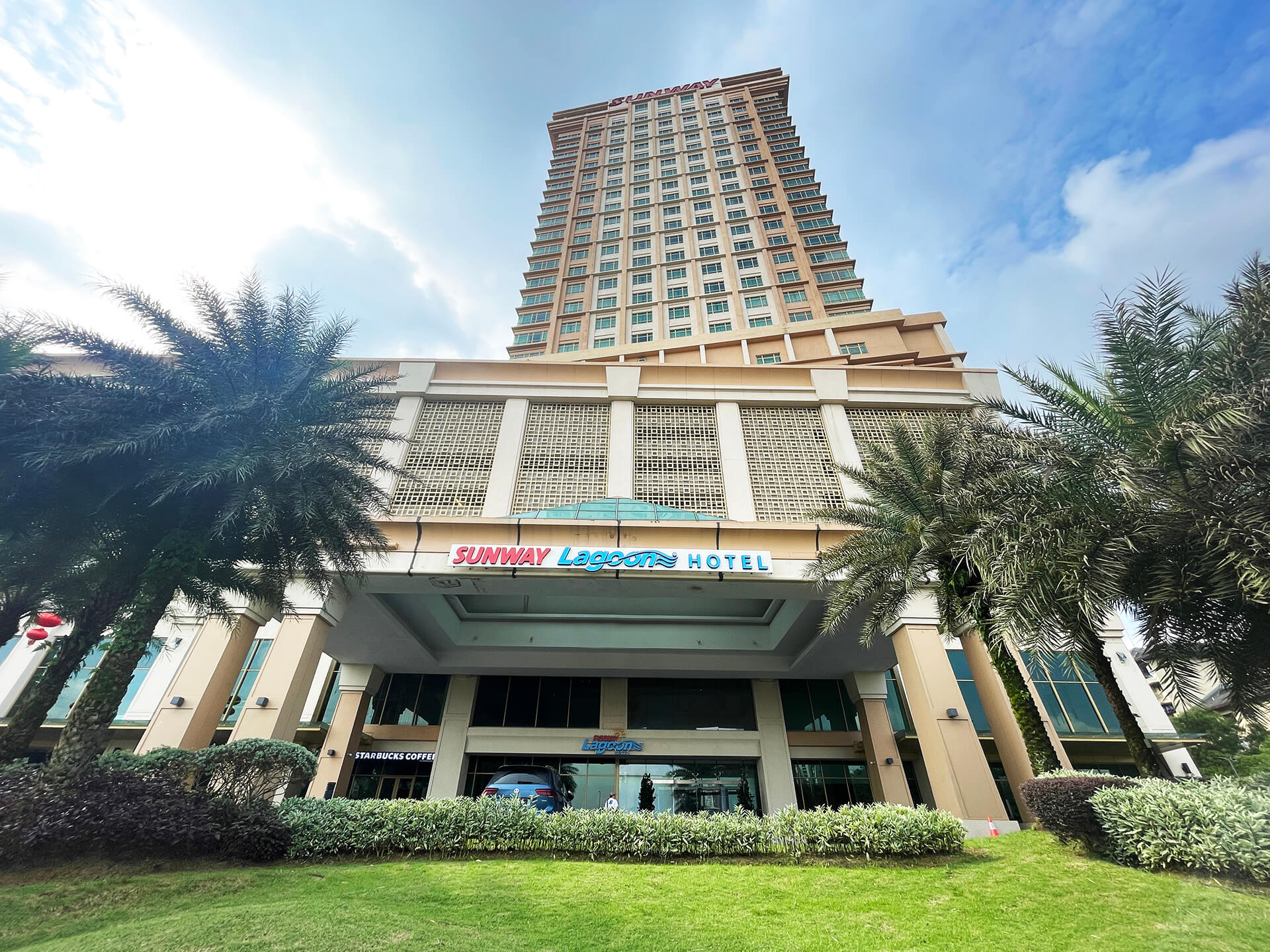 Enjoy unparalleled convenience and connectivity at the 4-star Sunway Lagoon Hotel!